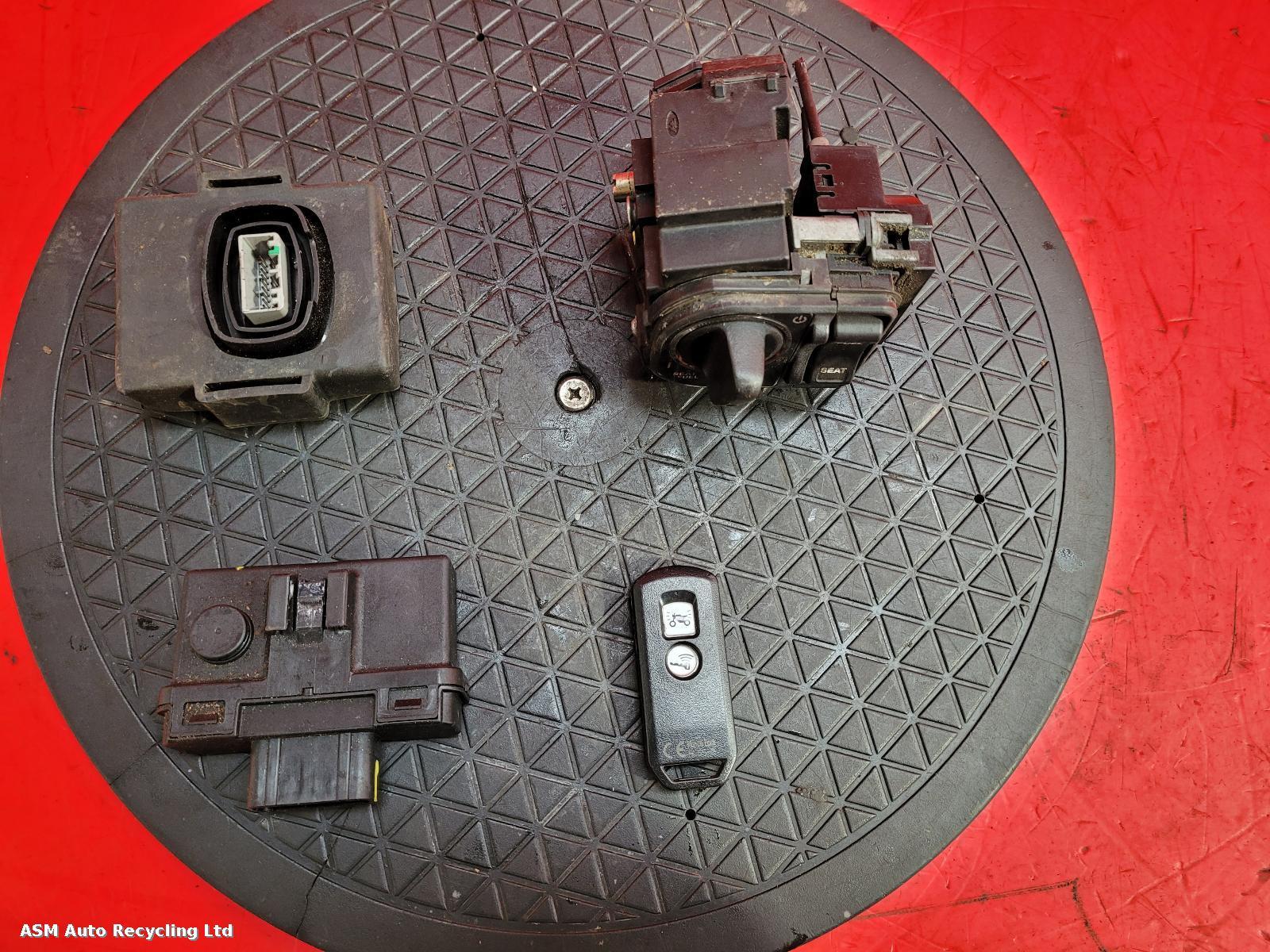 View Auto part Comp.Lock Set + Keys Honda Nss 2018