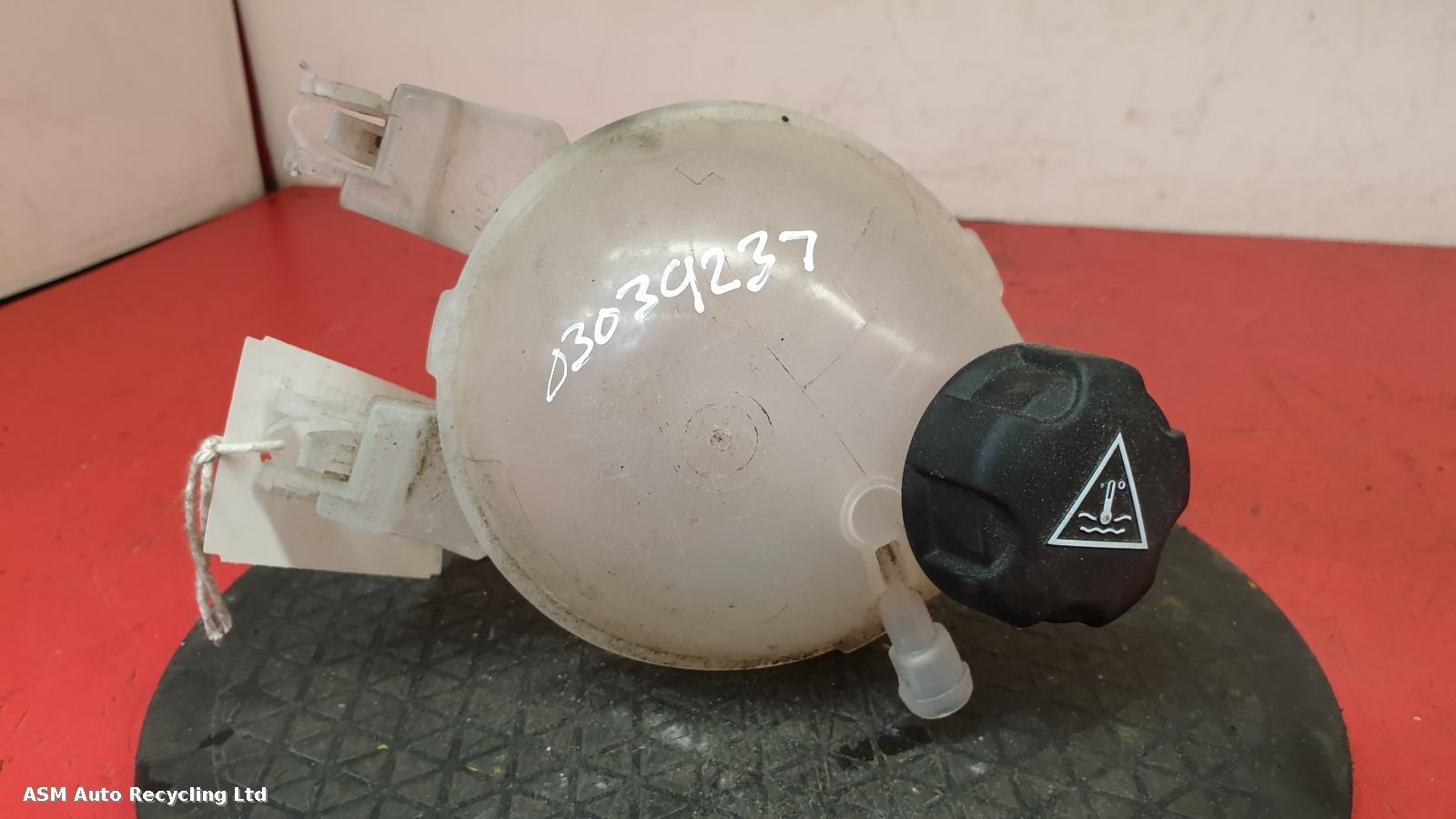 View Auto part Overflow Bottle Citroen C3 2019