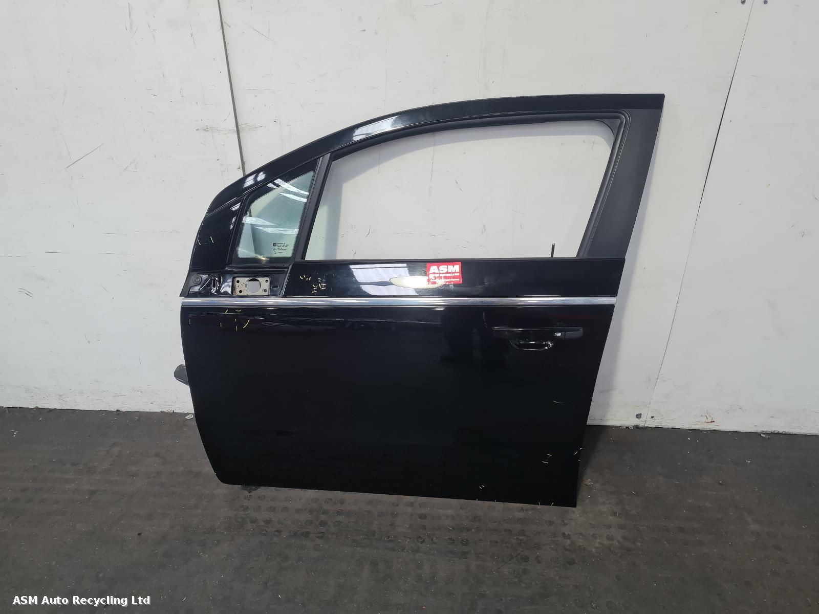 View Auto part L Front Door Vauxhall Ampera 2012