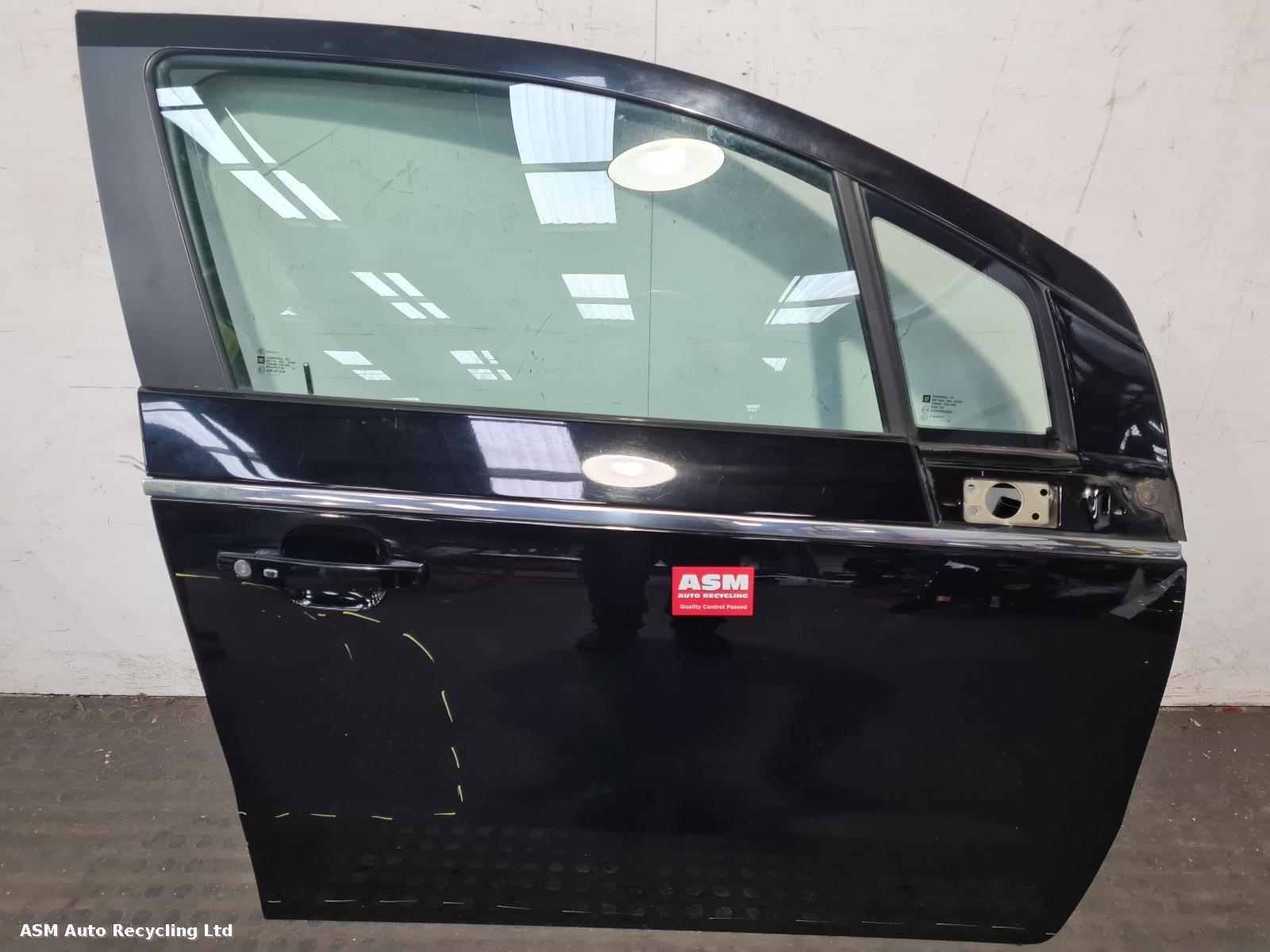 View Auto part R Front Door Vauxhall Ampera 2012