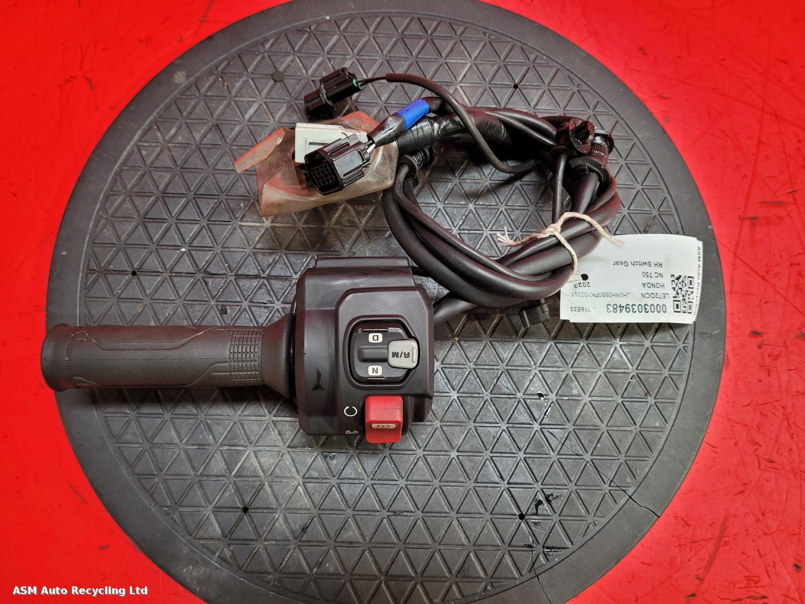 View Auto part RH Switch Gear Honda Nc 750 2023
