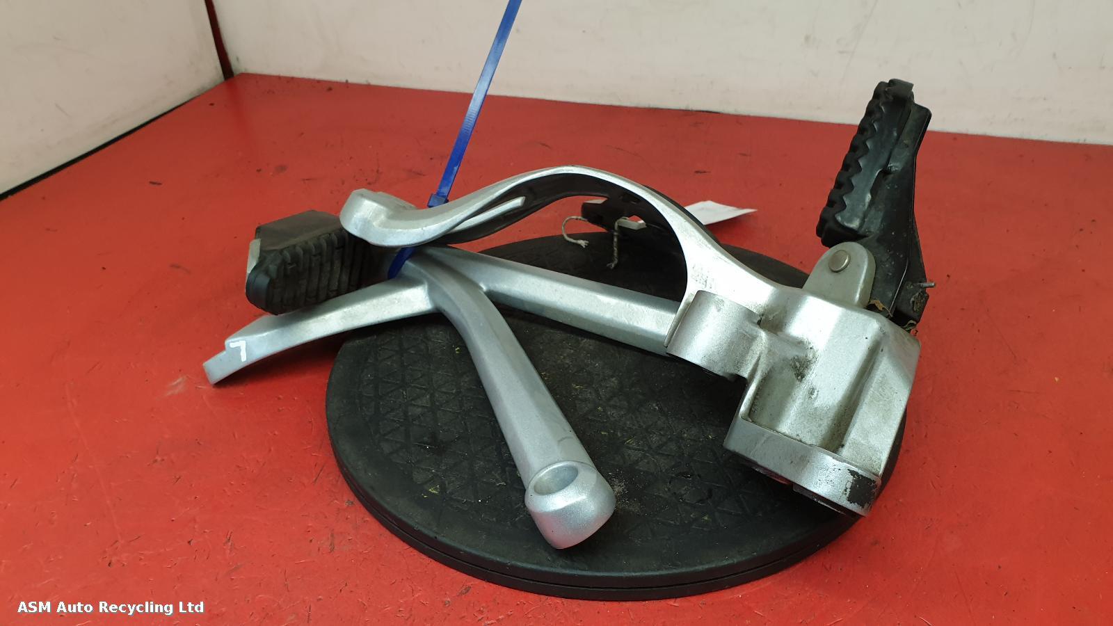 View Auto part Left Footrest Triumph Explorer 2014
