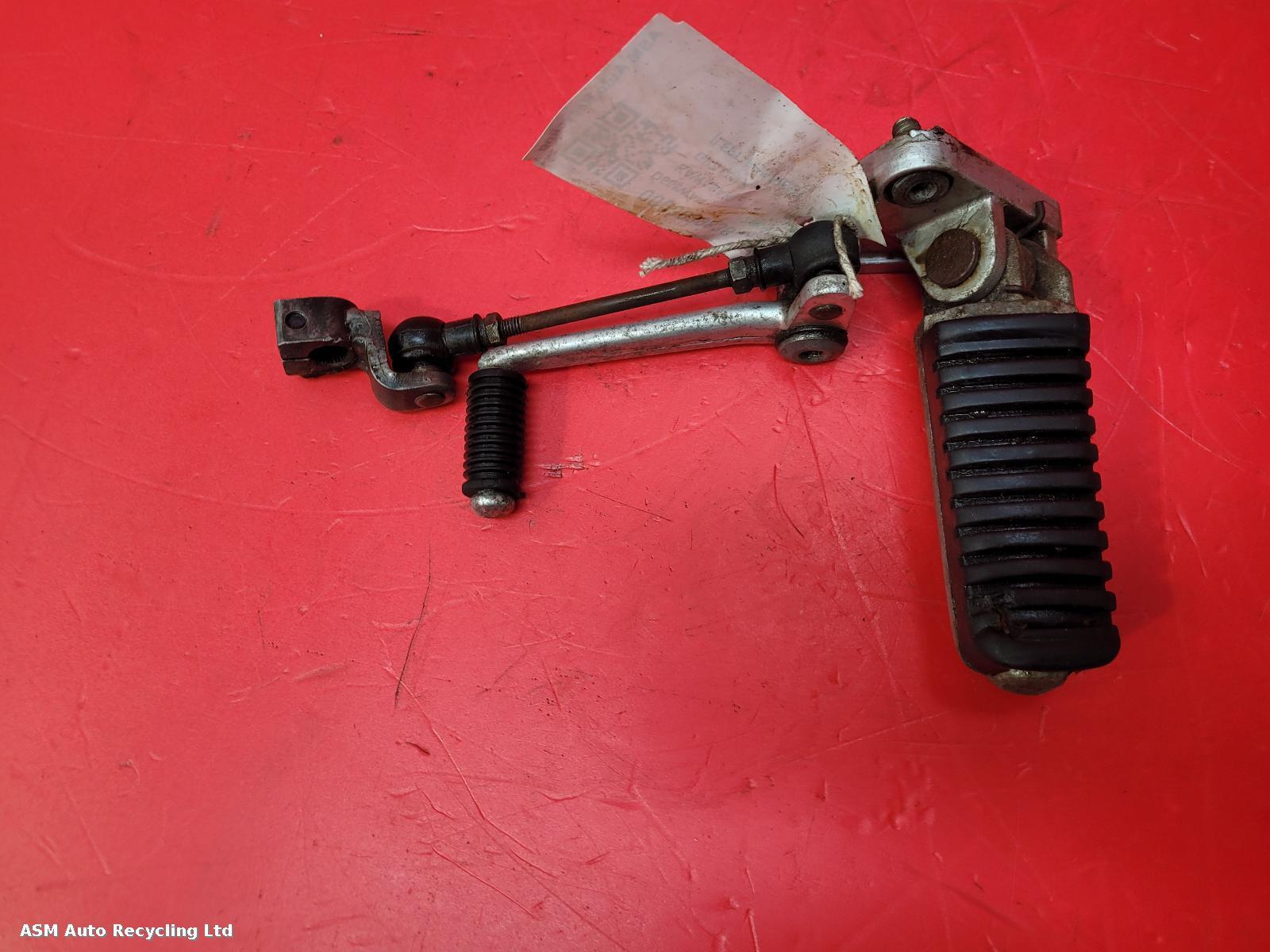View Auto part Left Footrest Kawasaki Gpz 600 R 1987