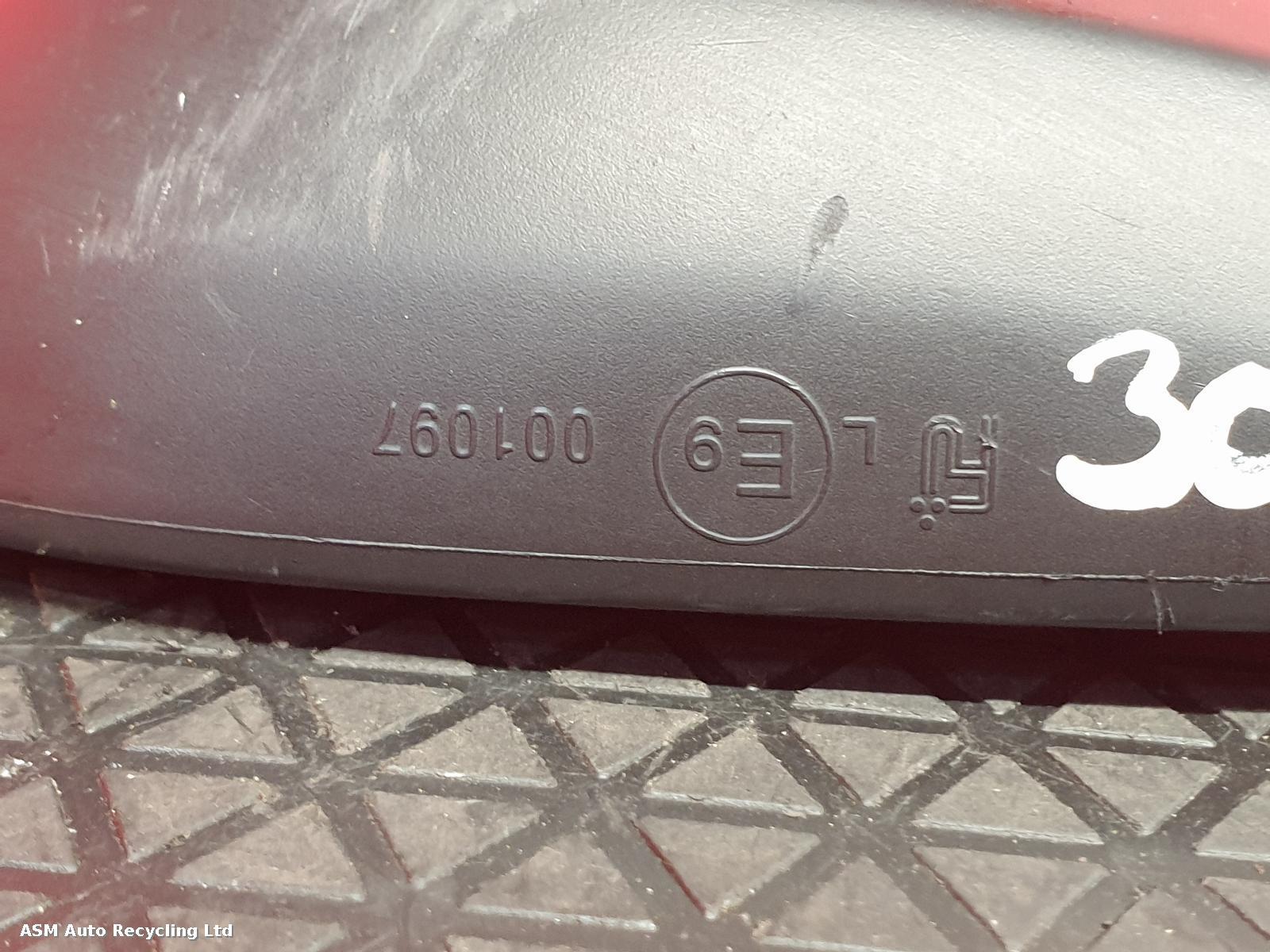 View Auto part Right Mirror Ducati M696 2013