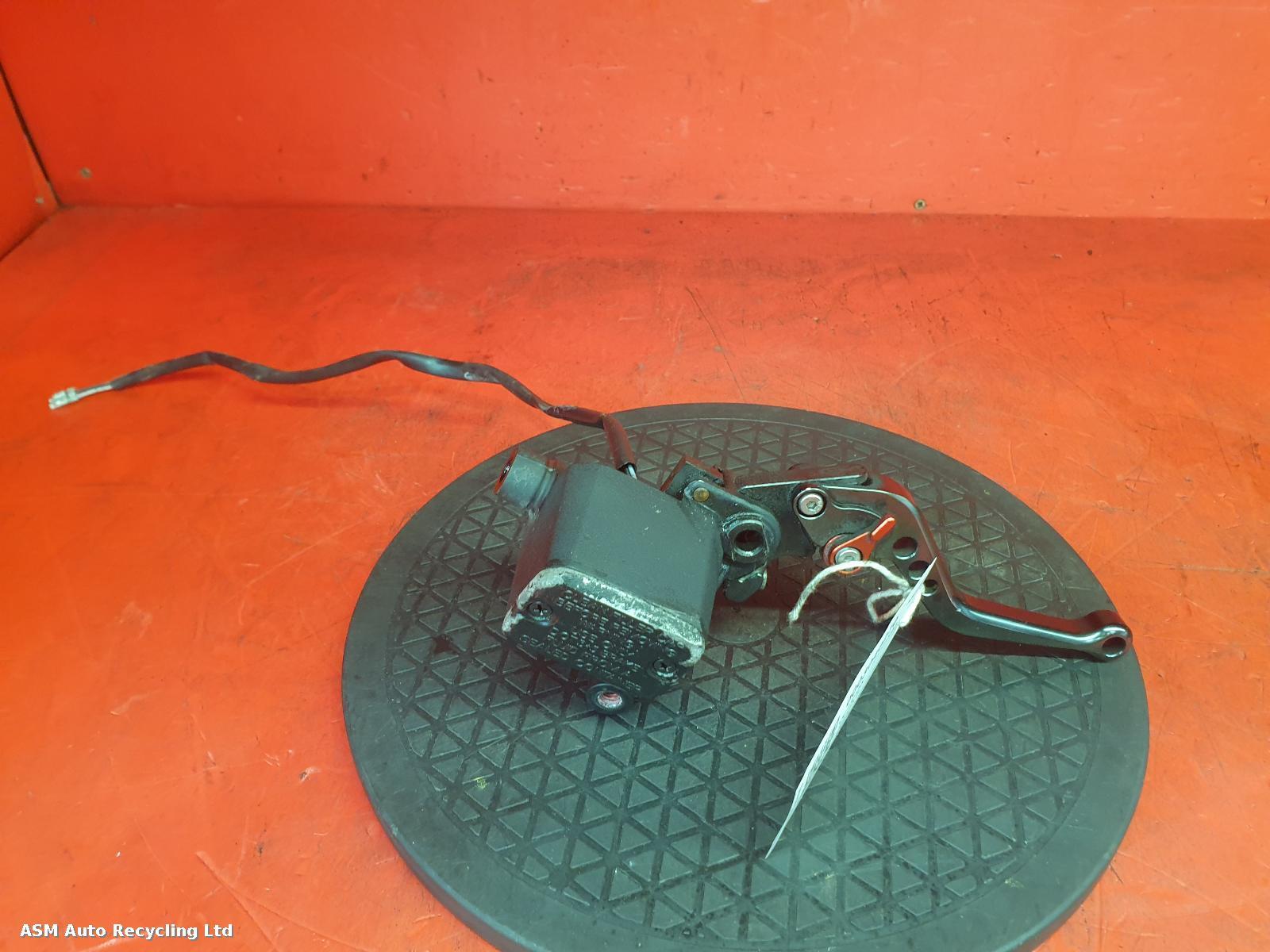 View Auto part Master Cylinder Ducati M696 2013
