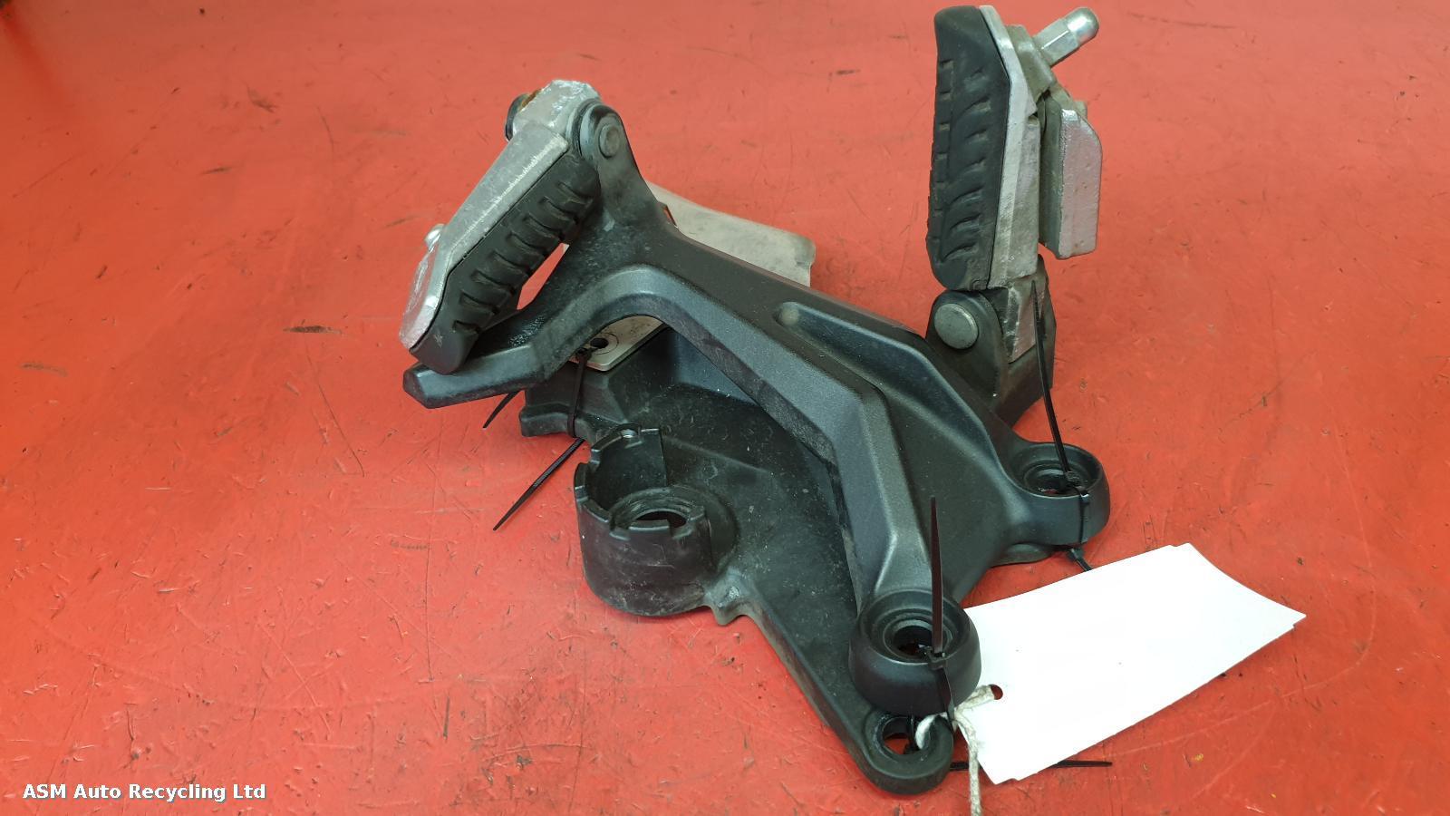 View Auto part Left Footrest Kawasaki Ninja 2021