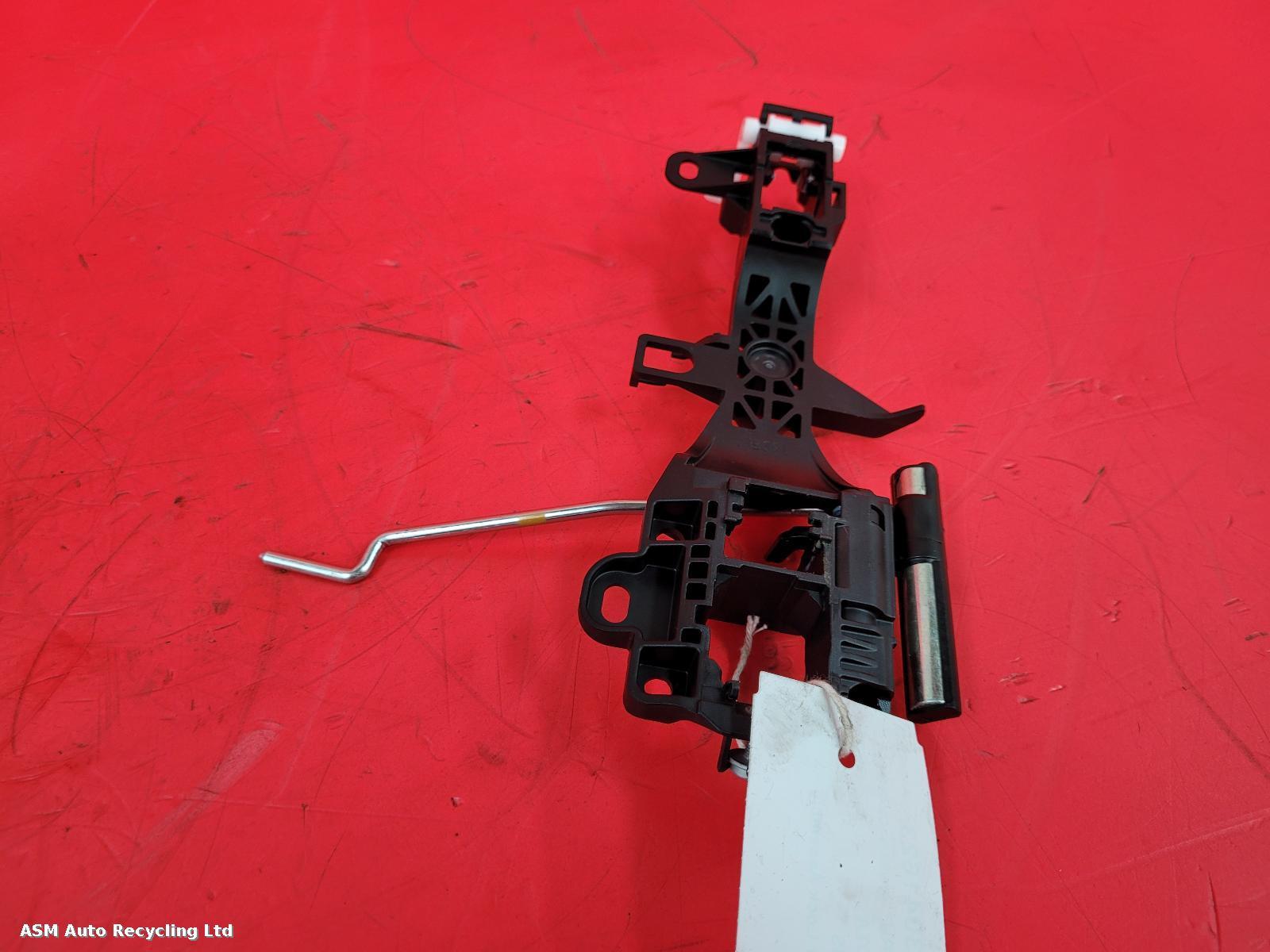 View Auto part Door Lock Assembly Toyota Yaris 2023