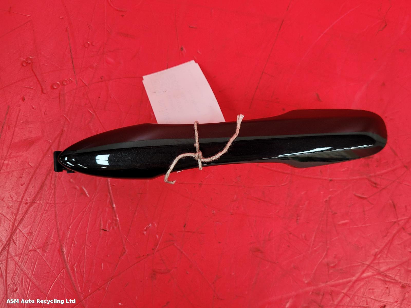 View Auto part Door Handle Toyota Yaris 2023