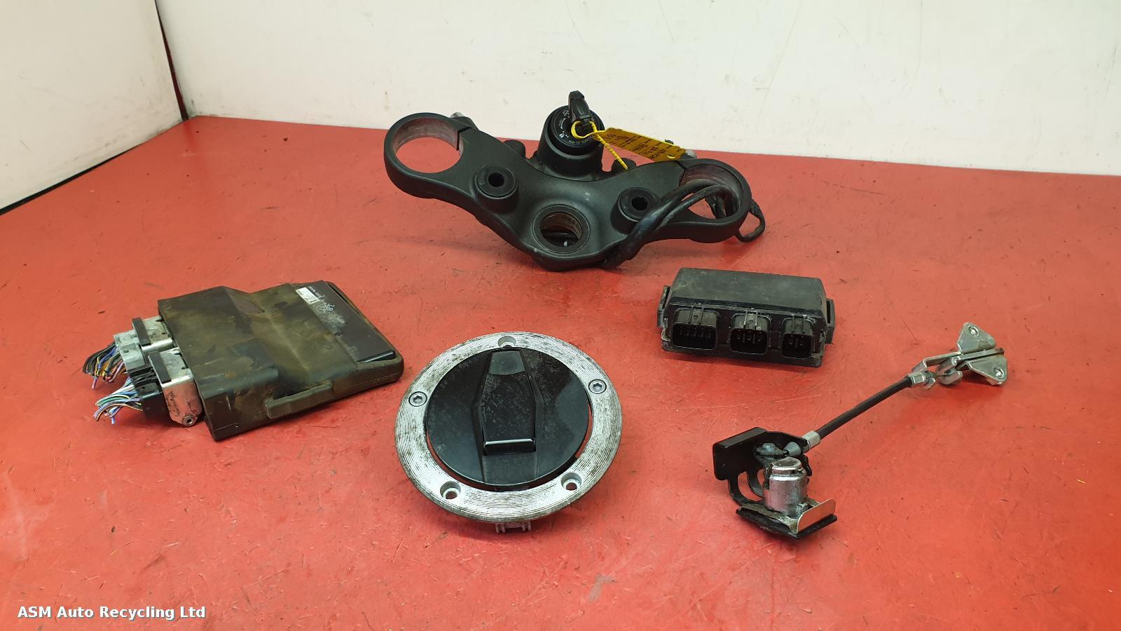 View Auto part Comp.Lock Set + Keys Kawasaki Z900 2018