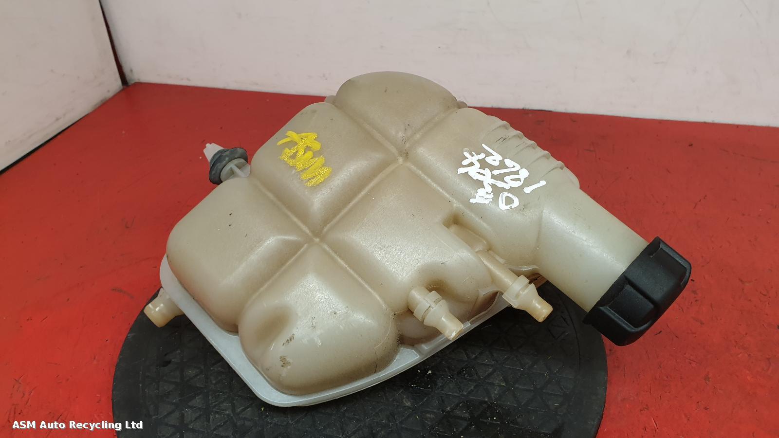 View Auto part Overflow Bottle Mini (bmw) Clubman 2018