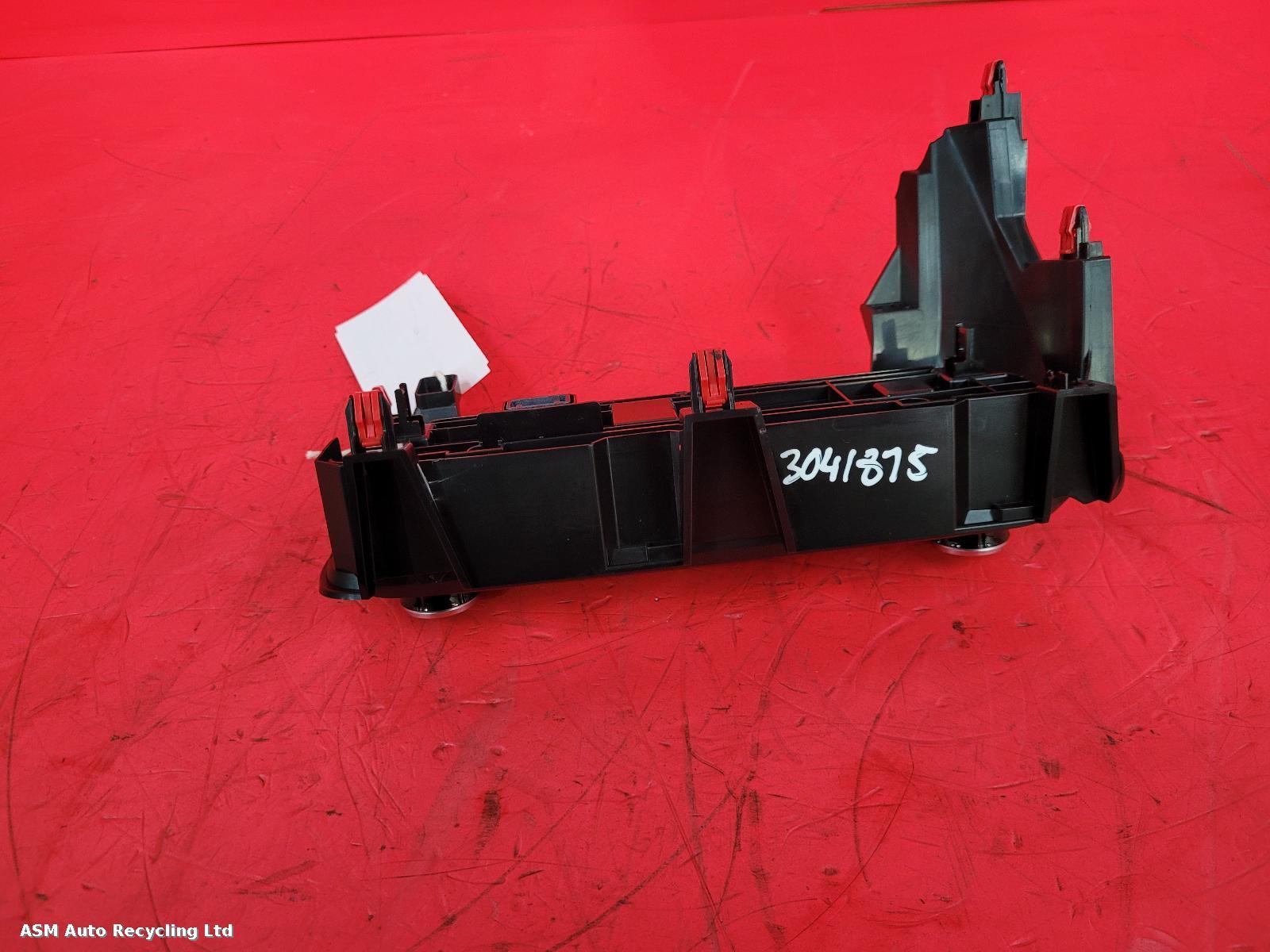 View Auto part Heater/AC Controller Toyota Yaris 2023