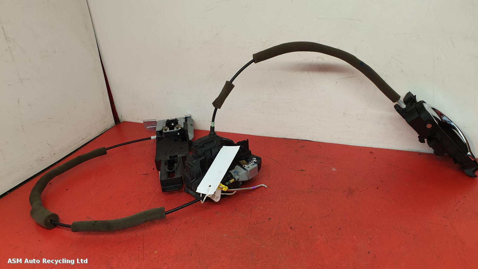 View Auto part Door Lock Assembly Nissan Pulsar 2016