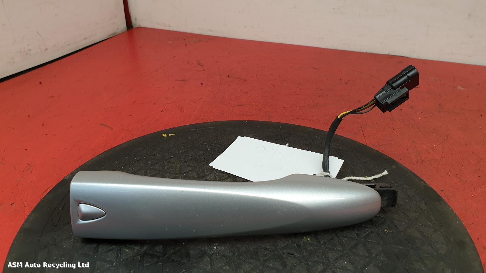 View Auto part Door Handle Nissan Pulsar 2016