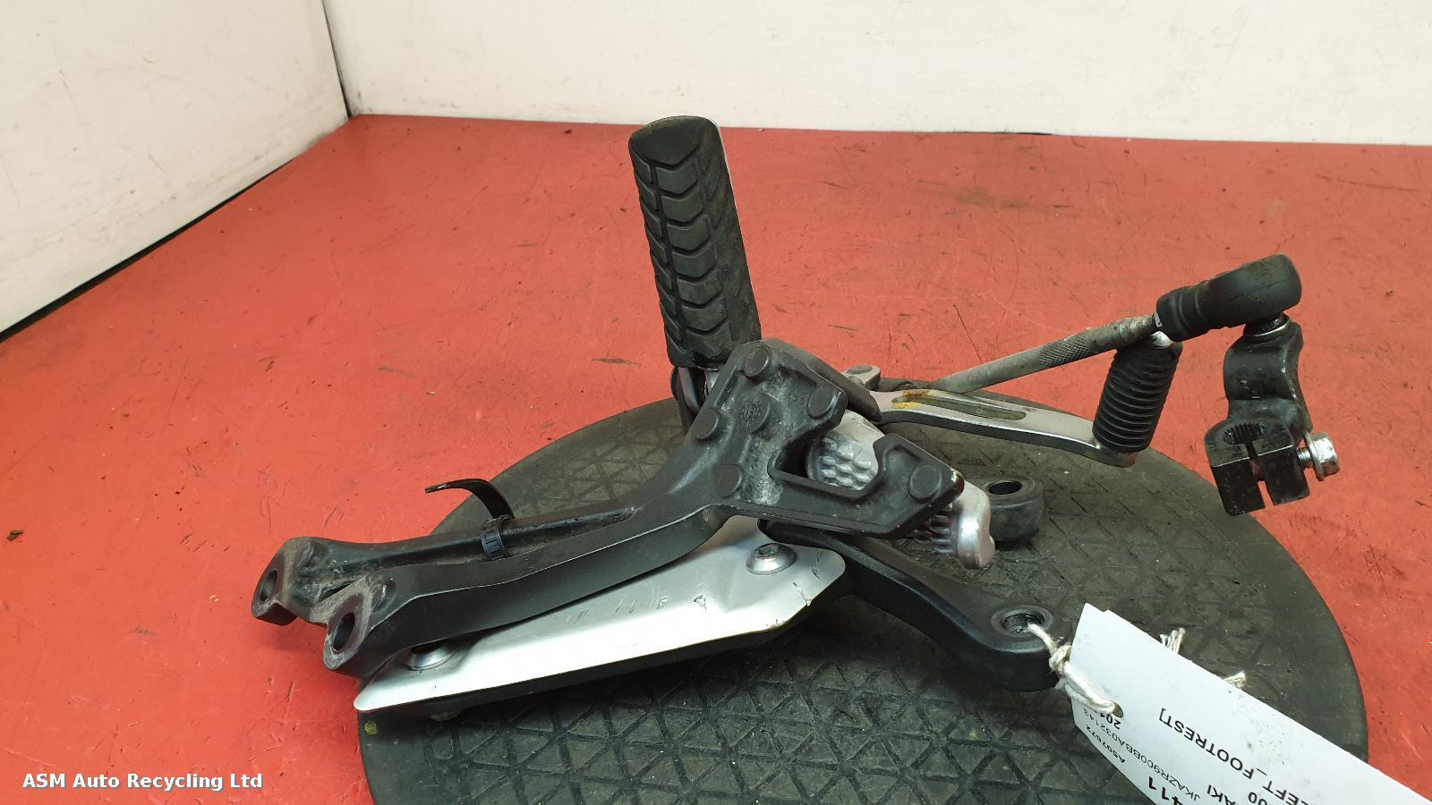 View Auto part Left Footrest Kawasaki Zr 900 2019