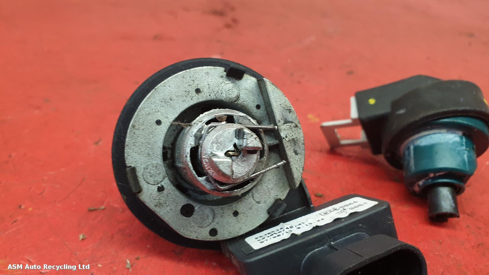 View Auto part Comp.Lock Set + Keys Piaggio Gts 125 Super 2016