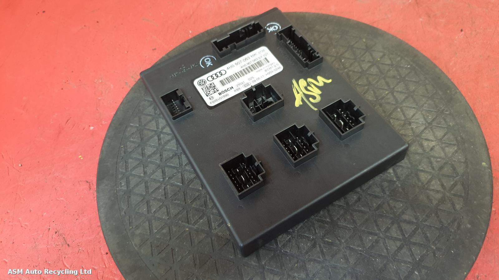 View Auto part Convenience Module Audi R8 2018