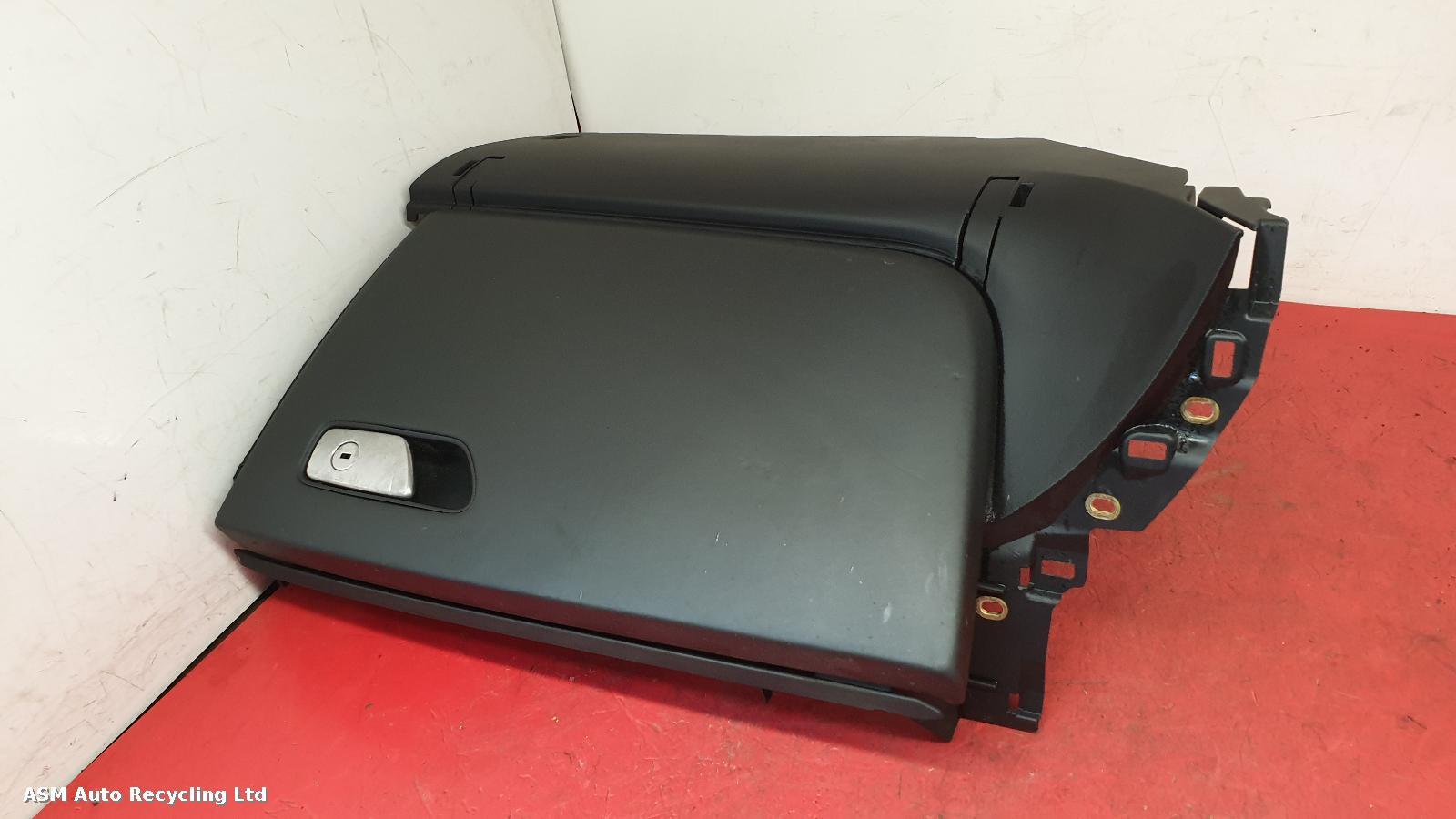 View Auto part Glove Box Audi R8 2018