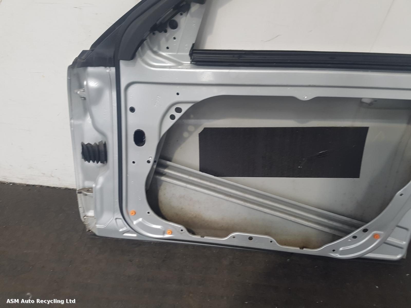 View Auto part R Front Door Mercedes C Class 2009