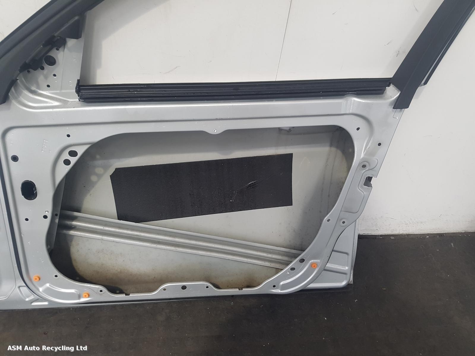 View Auto part R Front Door Mercedes C Class 2009