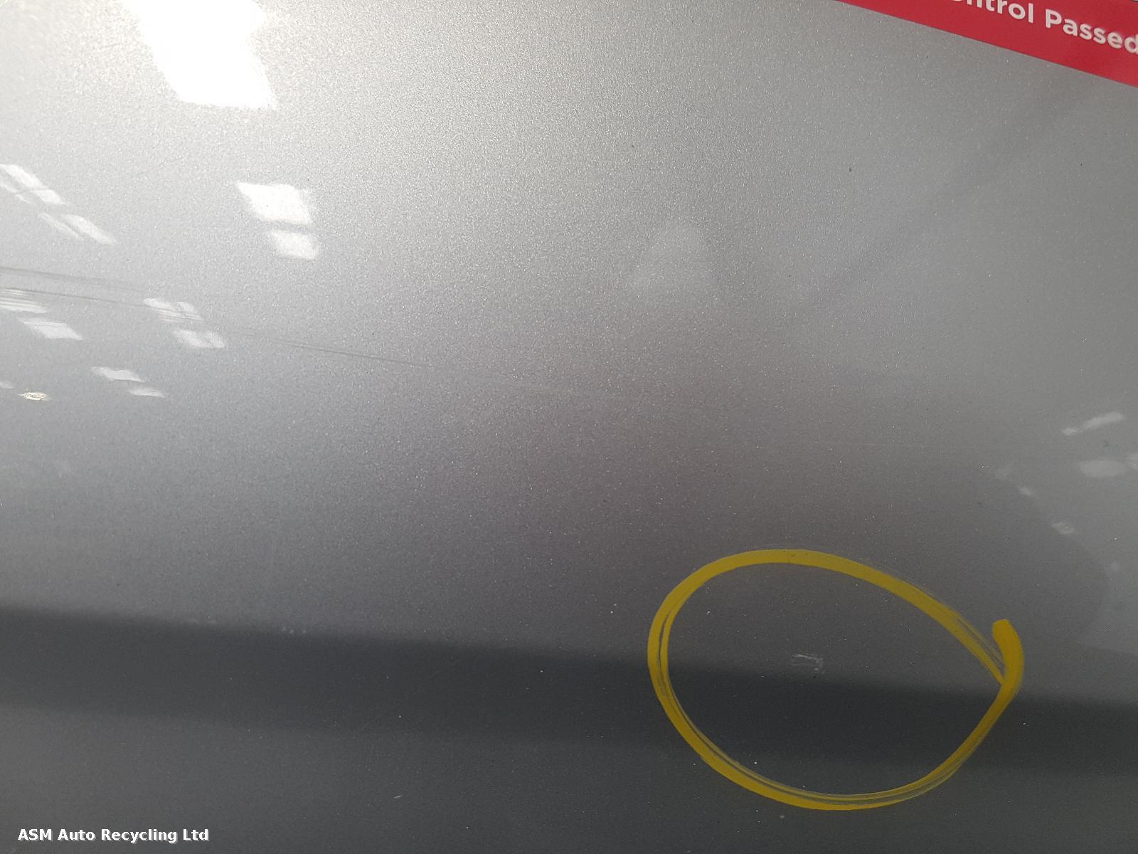 View Auto part R Front Door Mercedes C Class 2009