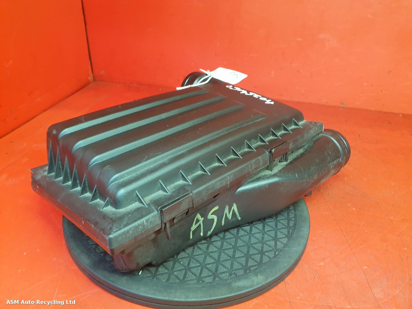 View Auto part Air Cleaner/Box Volkswagen Golf 2016
