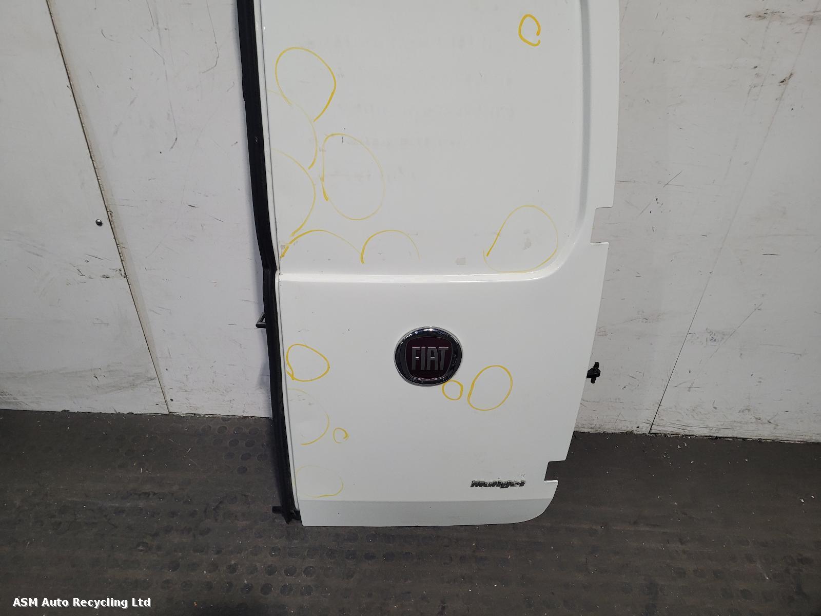 View Auto part R Rear Door Fiat Fiorino 2015