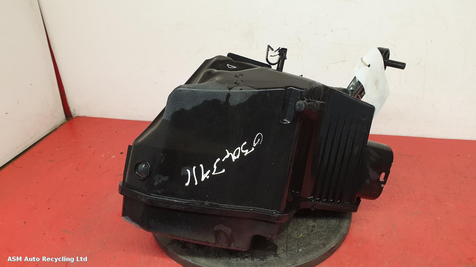 View Auto part Air Cleaner/Box Smart Forfour 2017