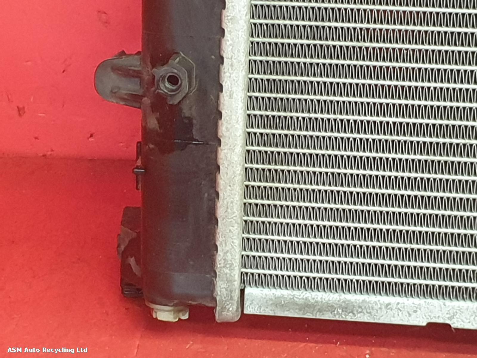 View Auto part Radiator Fiat 500 2009