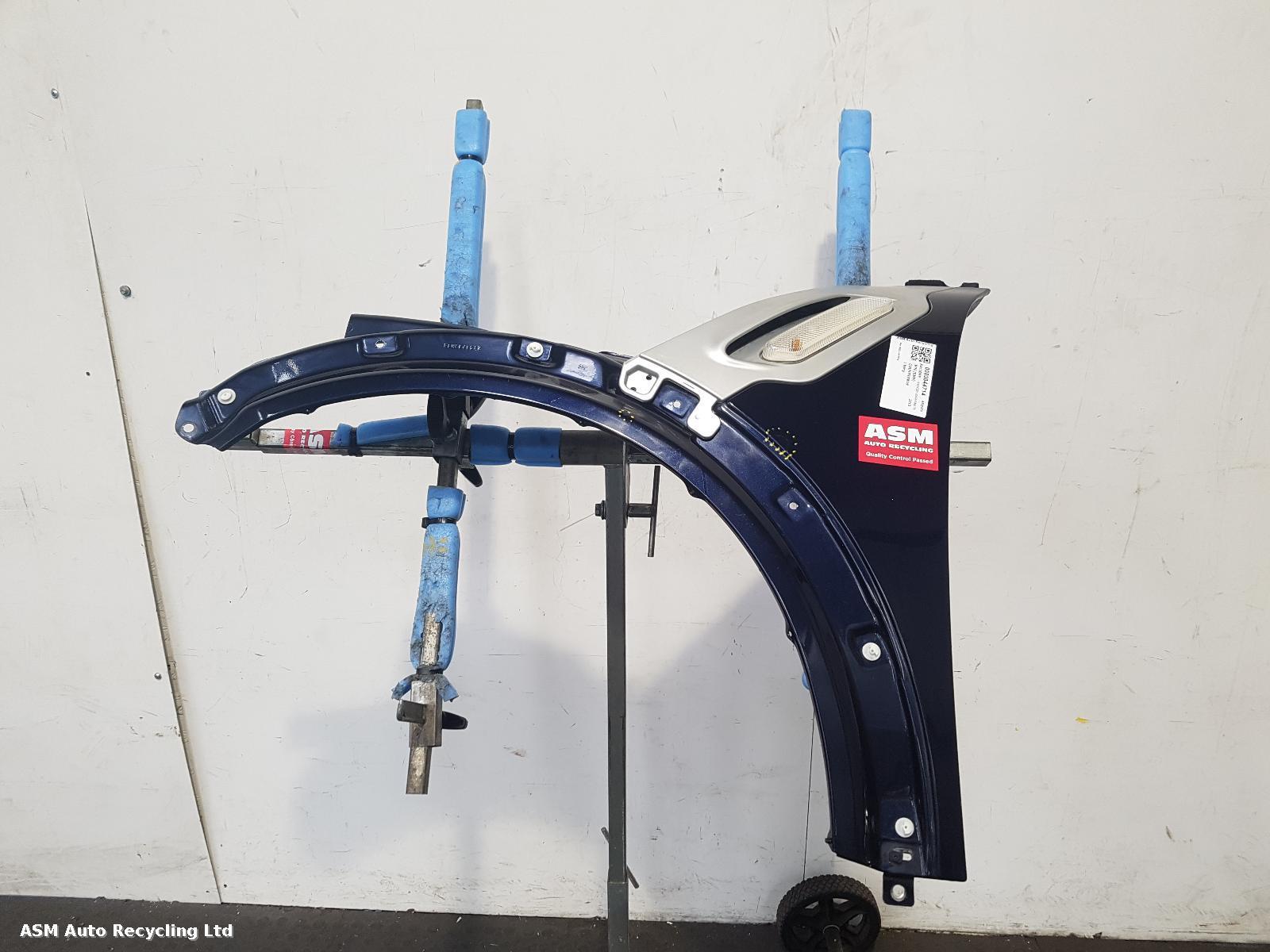 View Auto part L Wing Mini (bmw) Countryman 2013