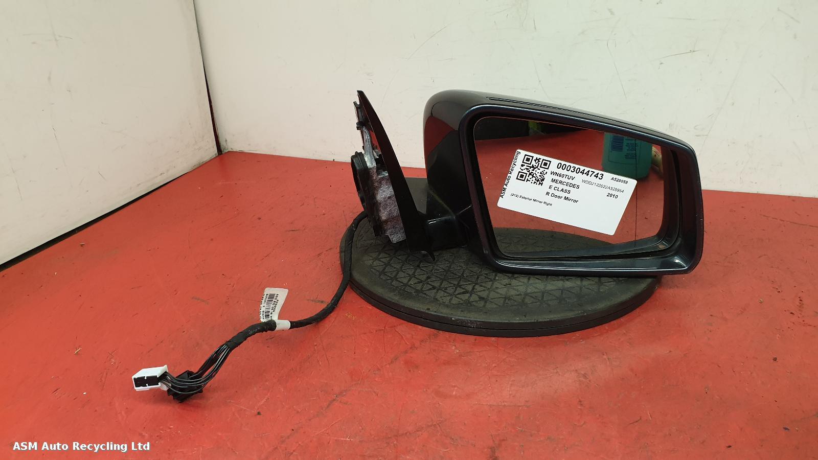 View Auto part R Door Mirror Mercedes E Class 2010