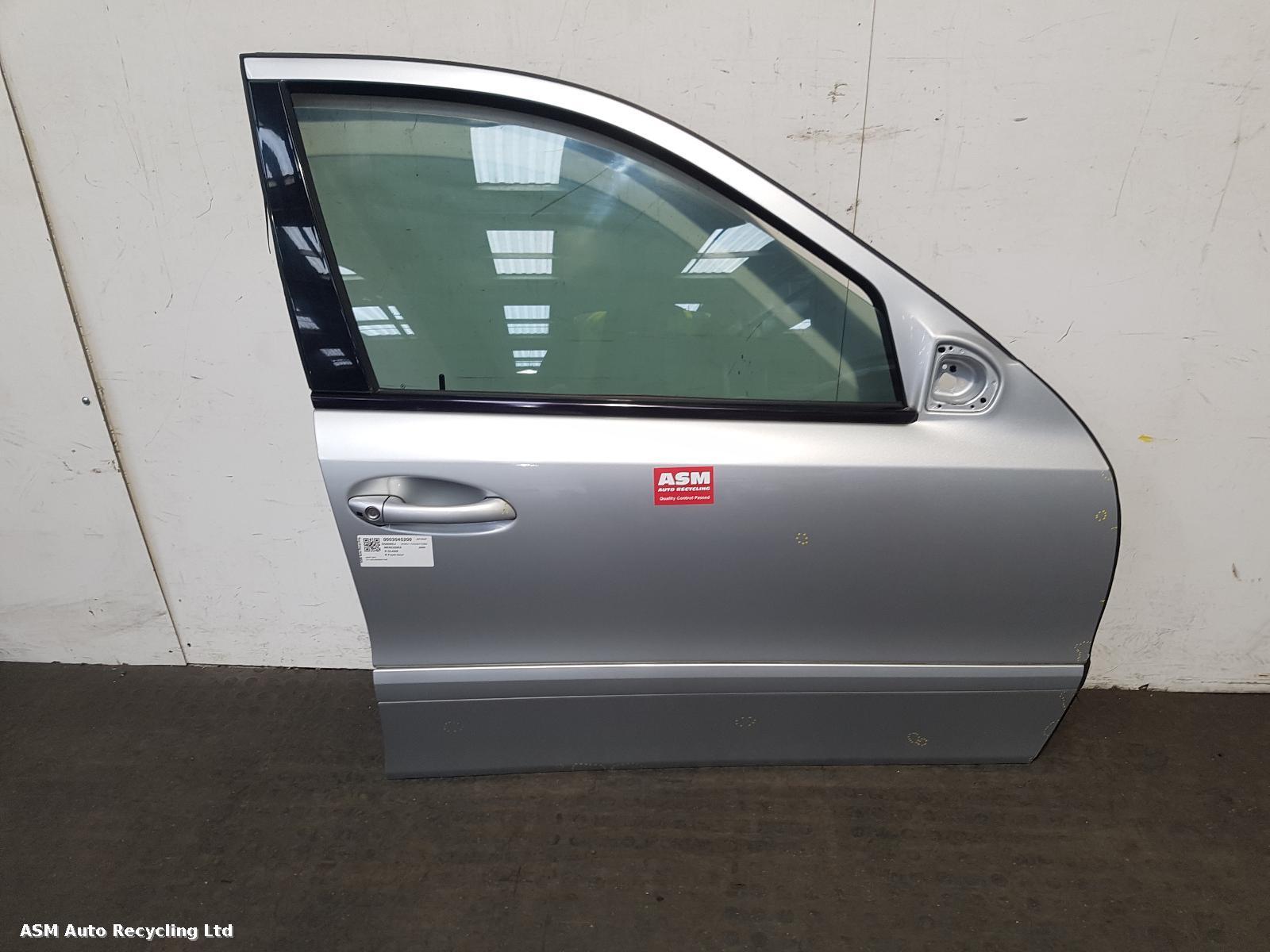 View Auto part R Front Door Mercedes E Class 2009