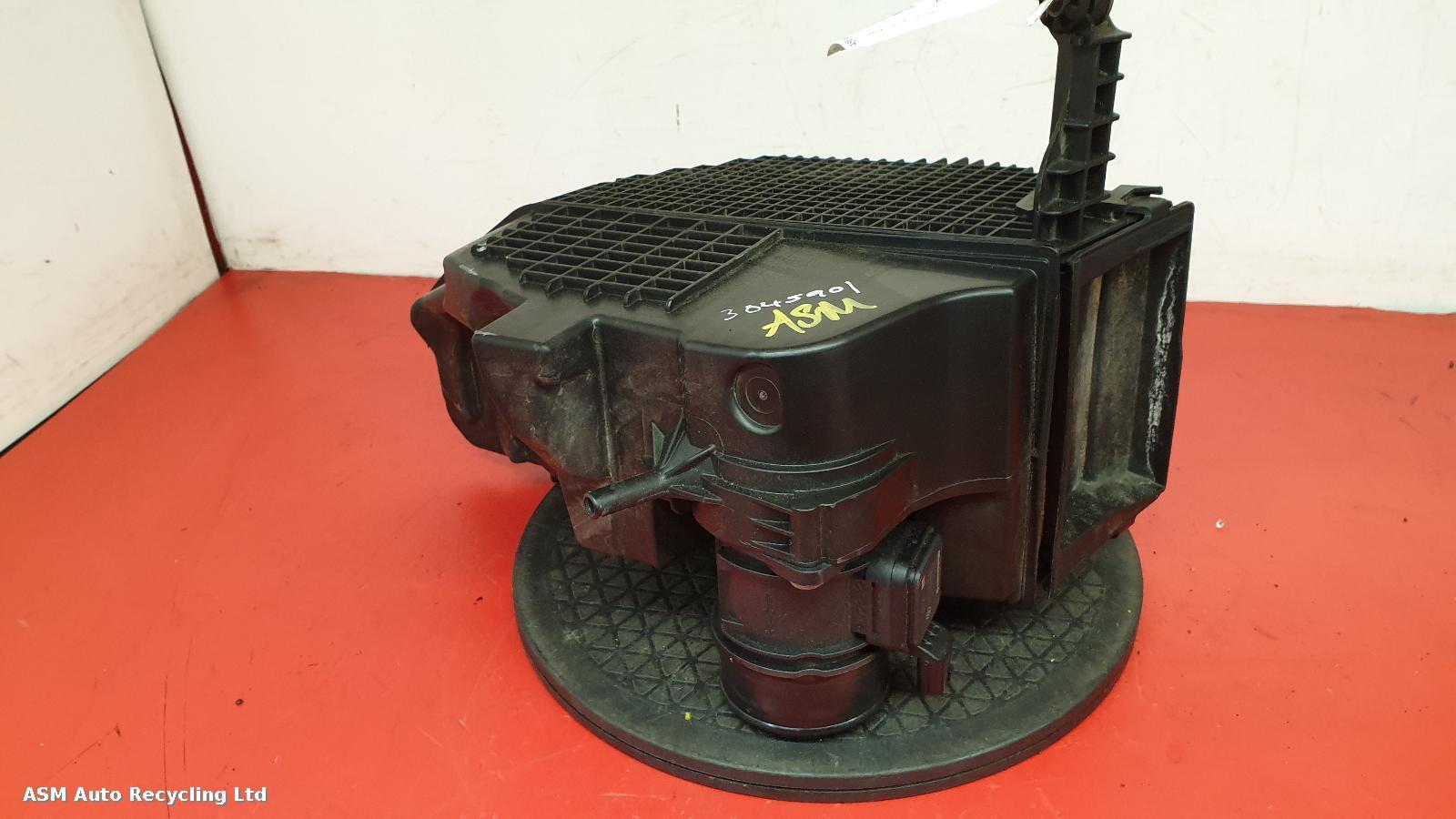 View Auto part Air Cleaner/Box Renault Captur 2017
