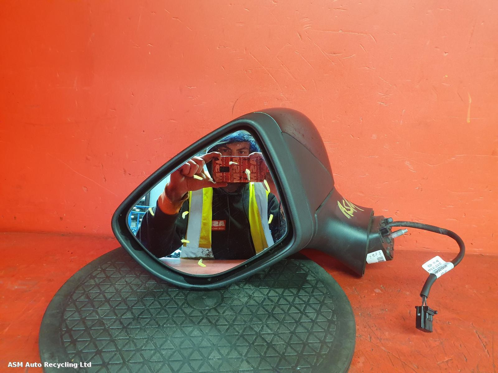 View Auto part L Door Mirror Renault Clio 2015