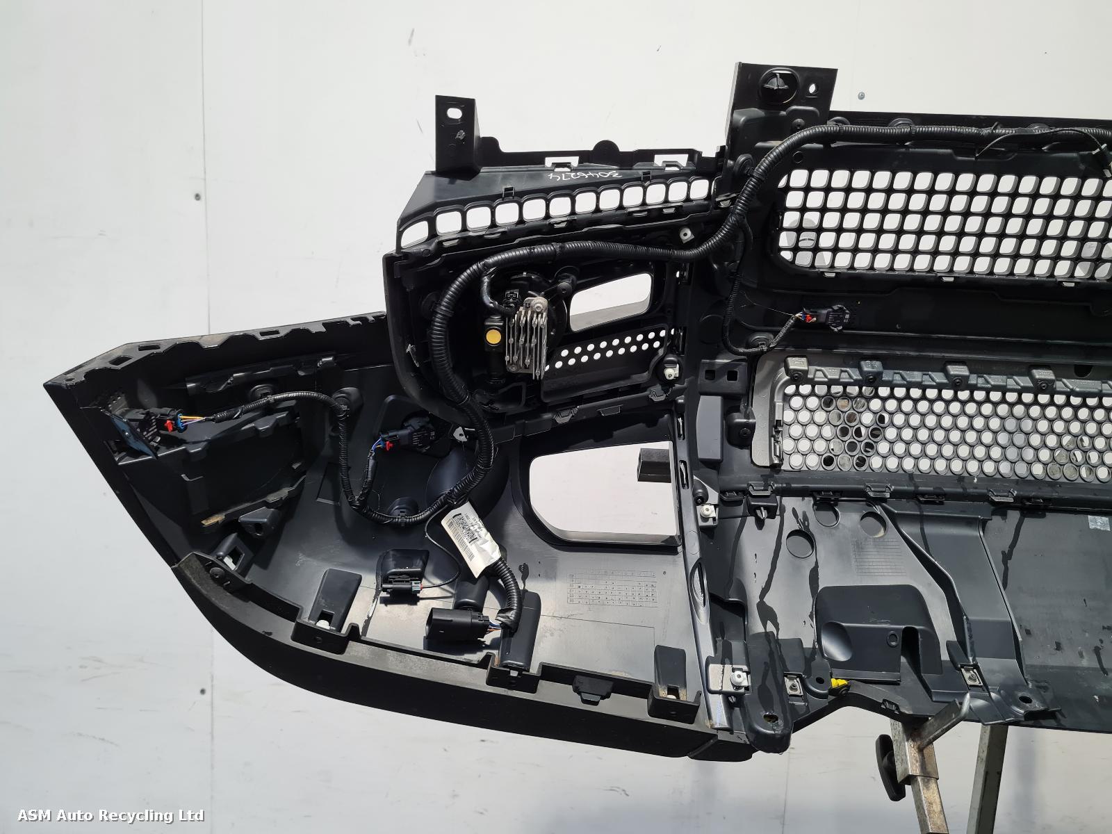View Auto part Front Bumper Land Rover Defender 2024