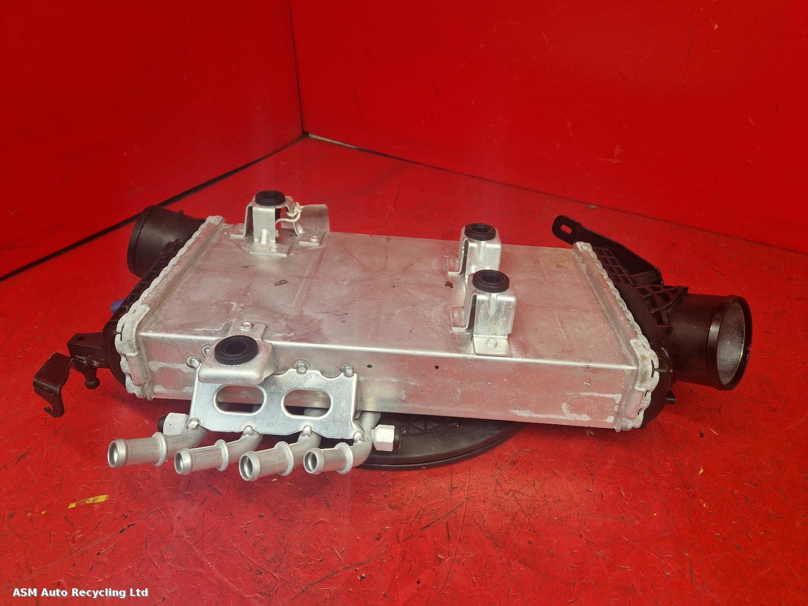 View Auto part Intercooler Land Rover Defender 2024