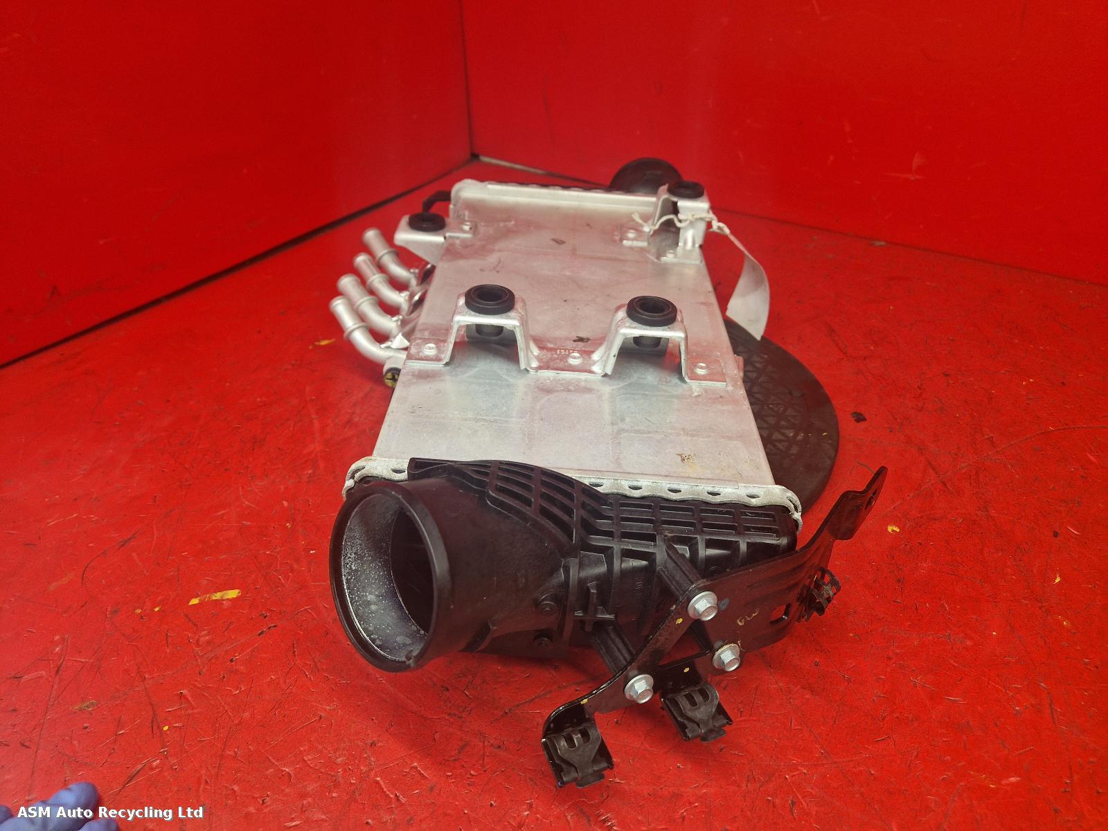View Auto part Intercooler Land Rover Defender 2024