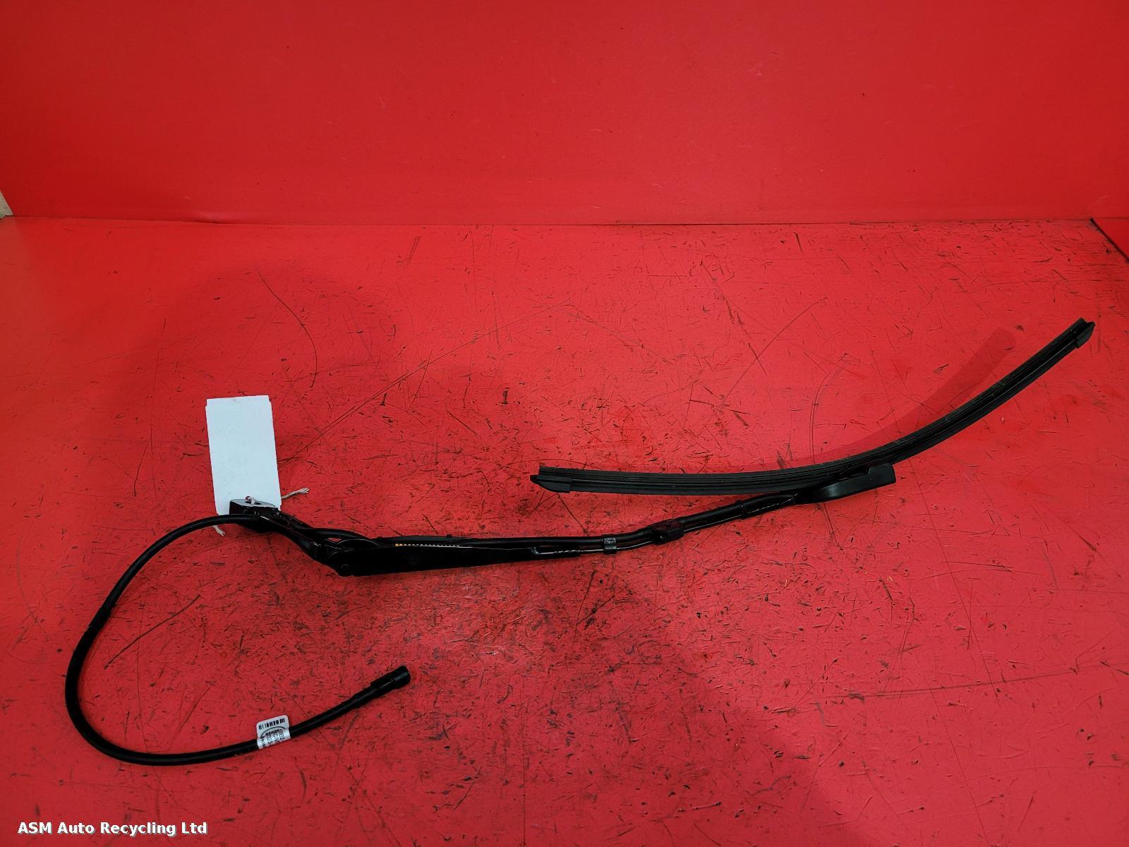 View Auto part Wiper Arm Land Rover Defender 2024