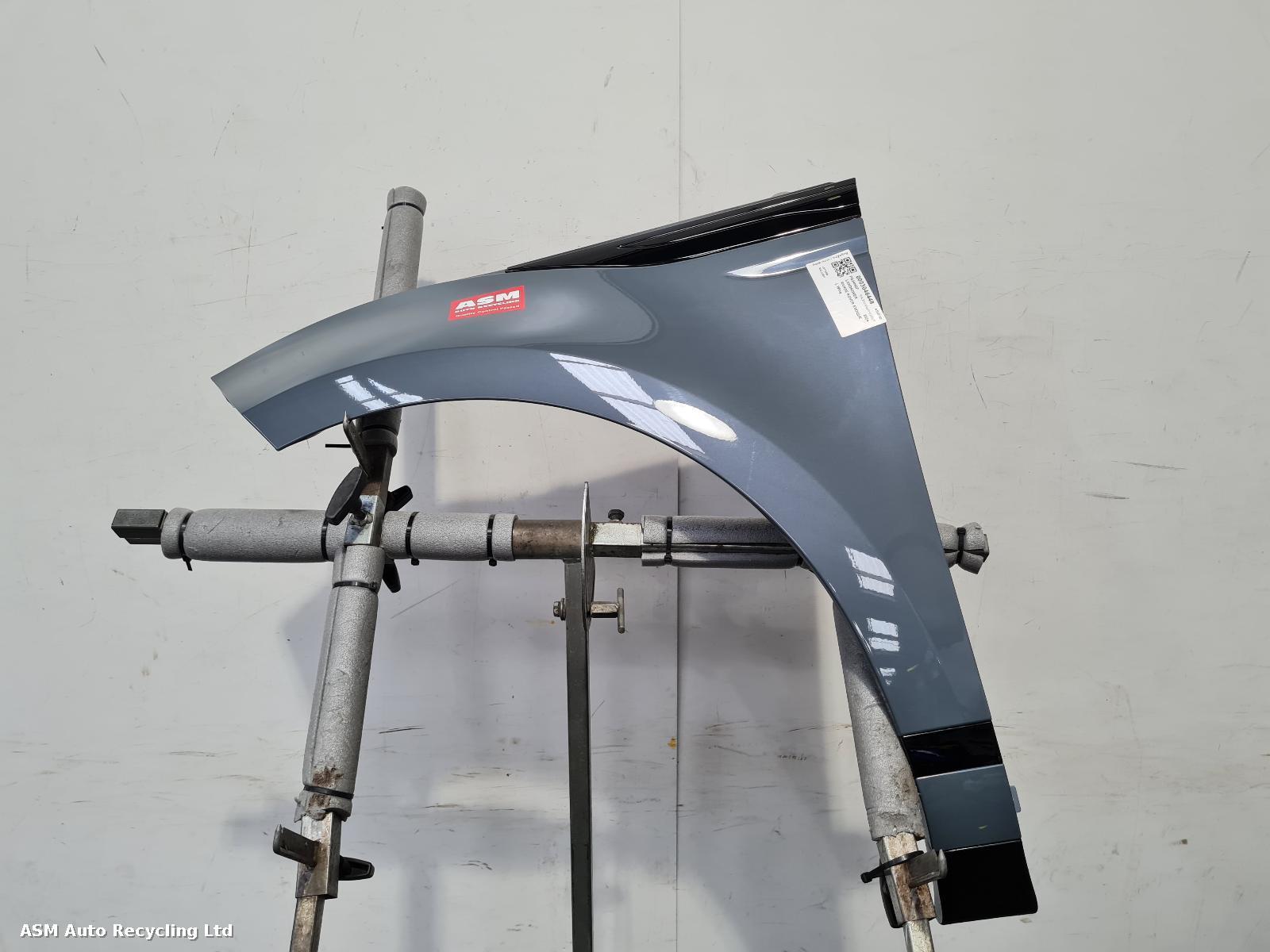View Auto part L Wing Land Rover Range Rover Evoque 2024