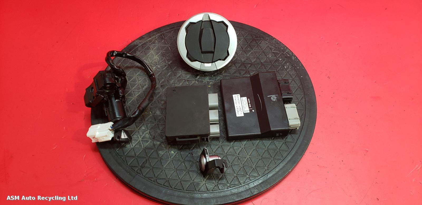 View Auto part Comp.Lock Set + Keys Kawasaki Ex 650 Spfan 2023