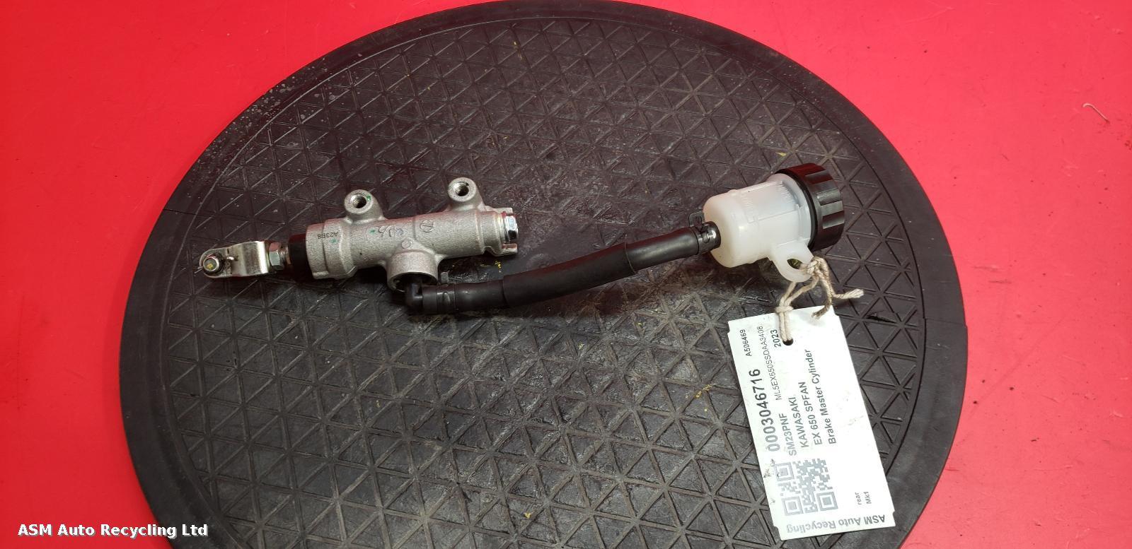 View Auto part Master Cylinder Kawasaki Ex 650 Spfan 2023