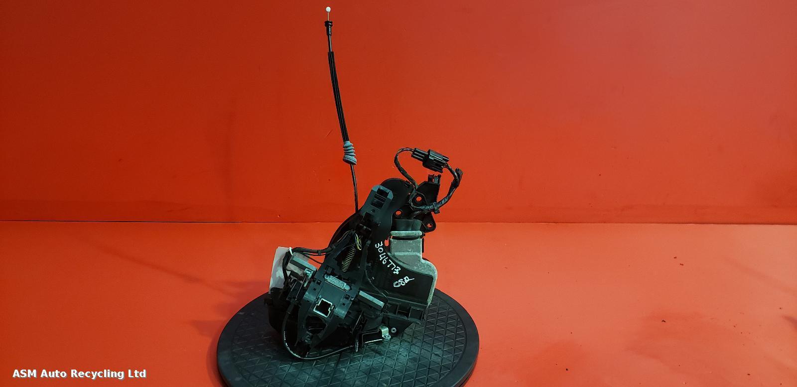 View Auto part Door Lock Assembly Volvo S40 2009