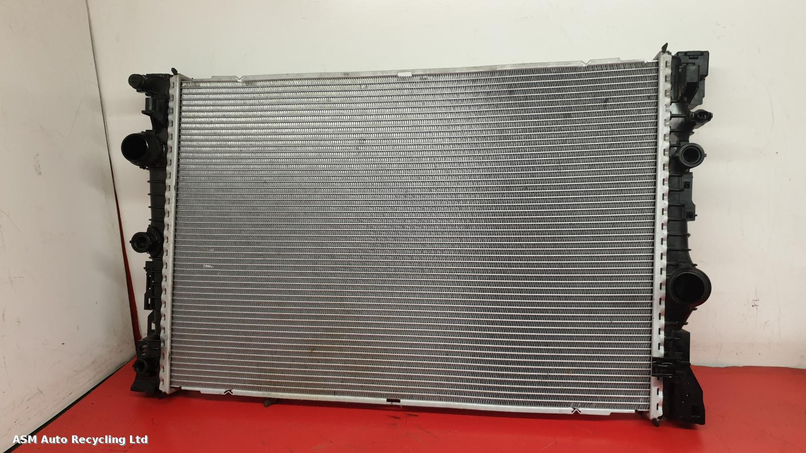 View Auto part Radiator Bmw X3 2021