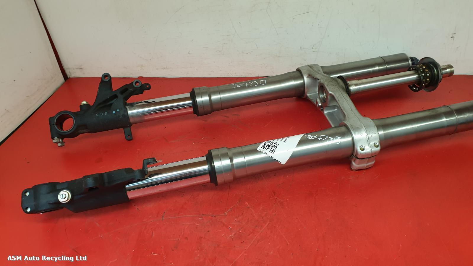 View Auto part FORKS Honda Cbr900 2001