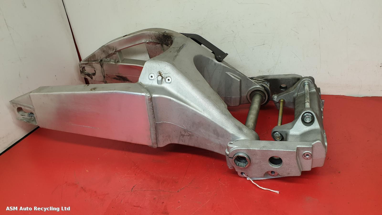 View Auto part Swing Arm Honda Cbr900 2001
