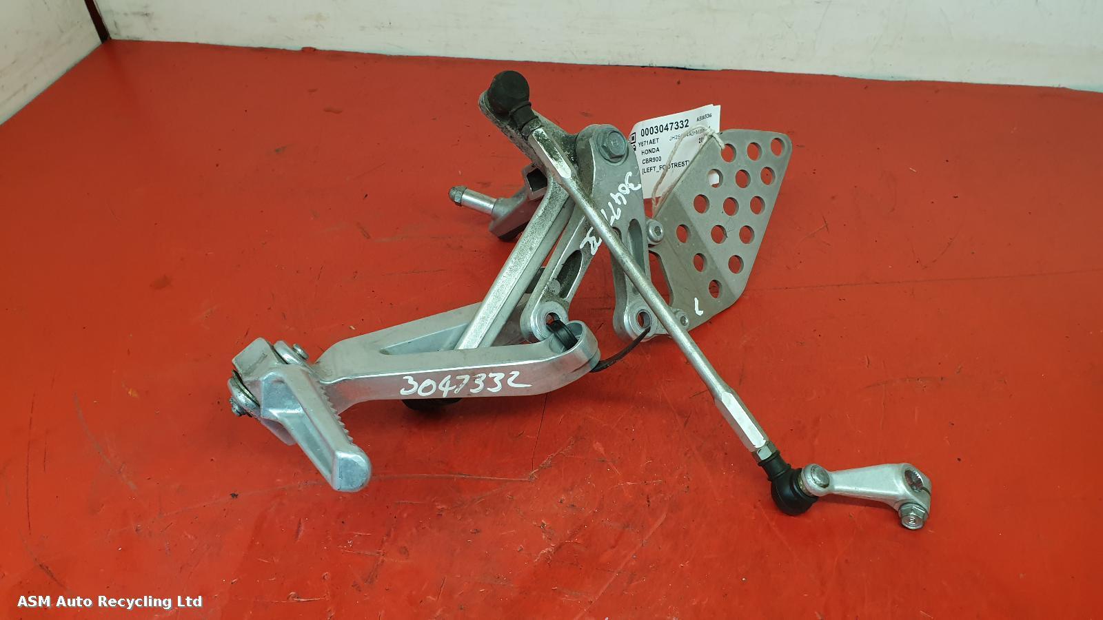 View Auto part Left Footrest Honda Cbr900 2001