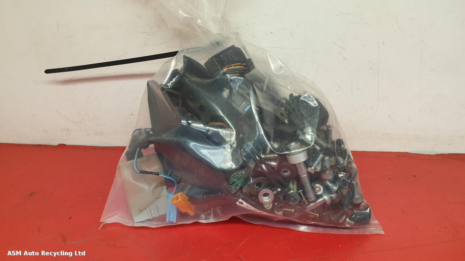 View Auto part Misc Honda Cbr900 2001
