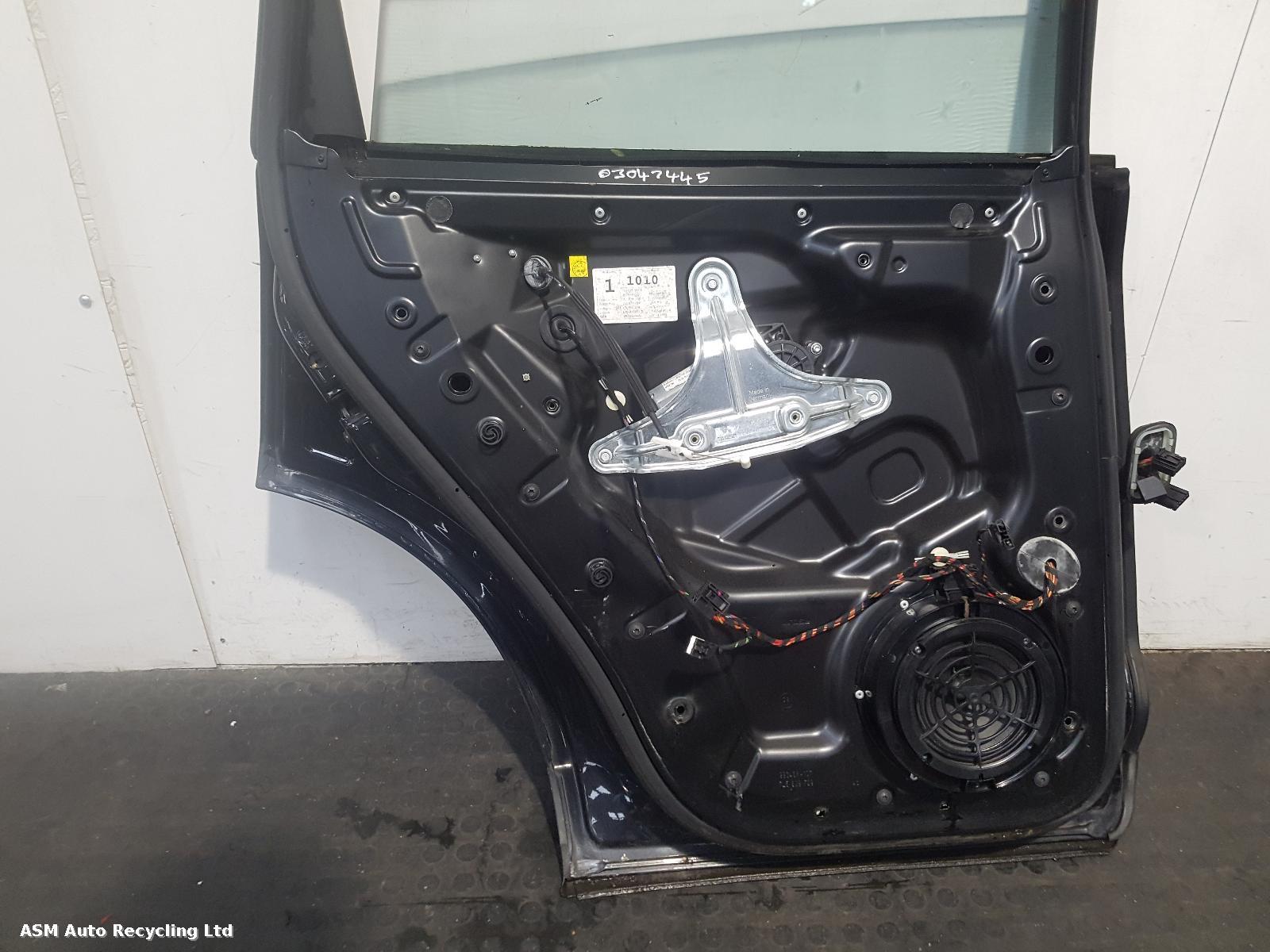 View Auto part L Rear Door Porsche Cayenne 2004