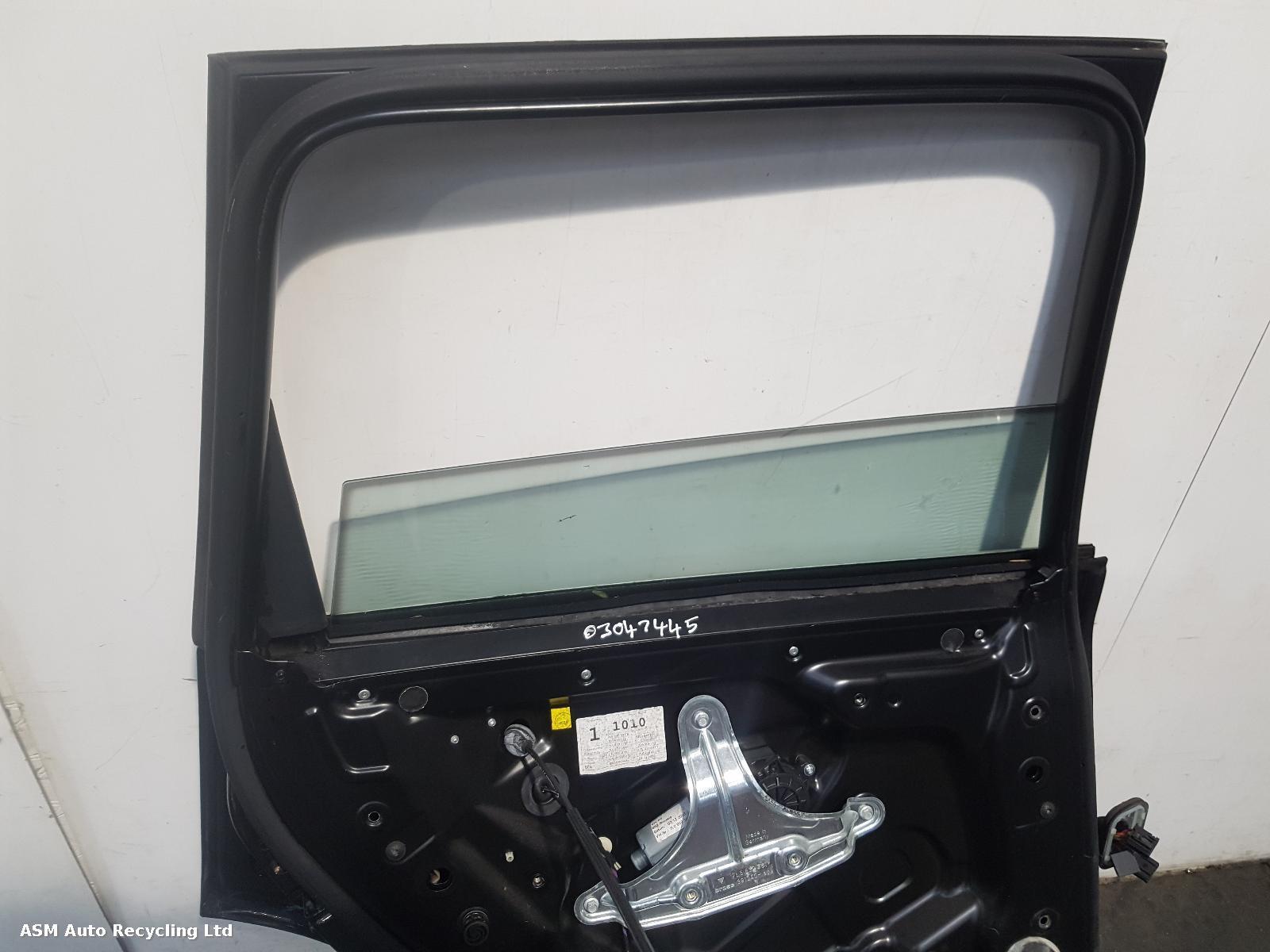 View Auto part L Rear Door Porsche Cayenne 2004