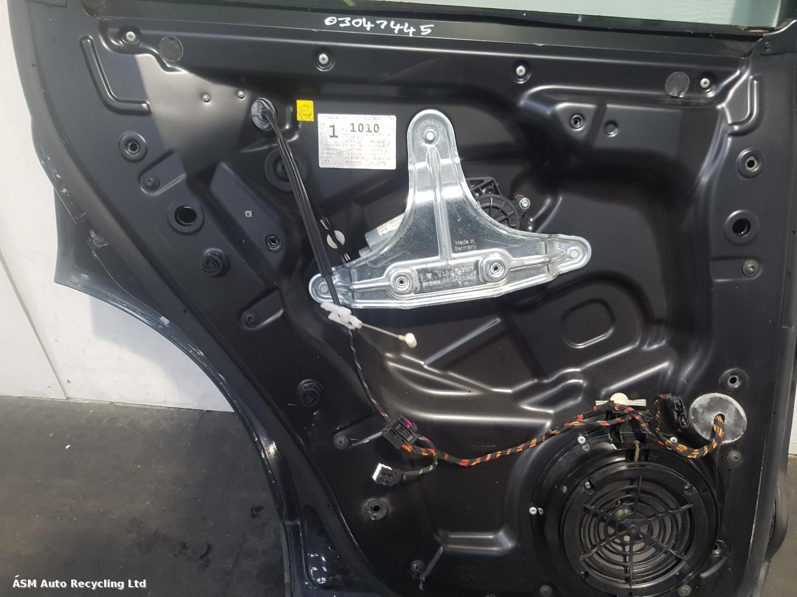 View Auto part L Rear Door Porsche Cayenne 2004