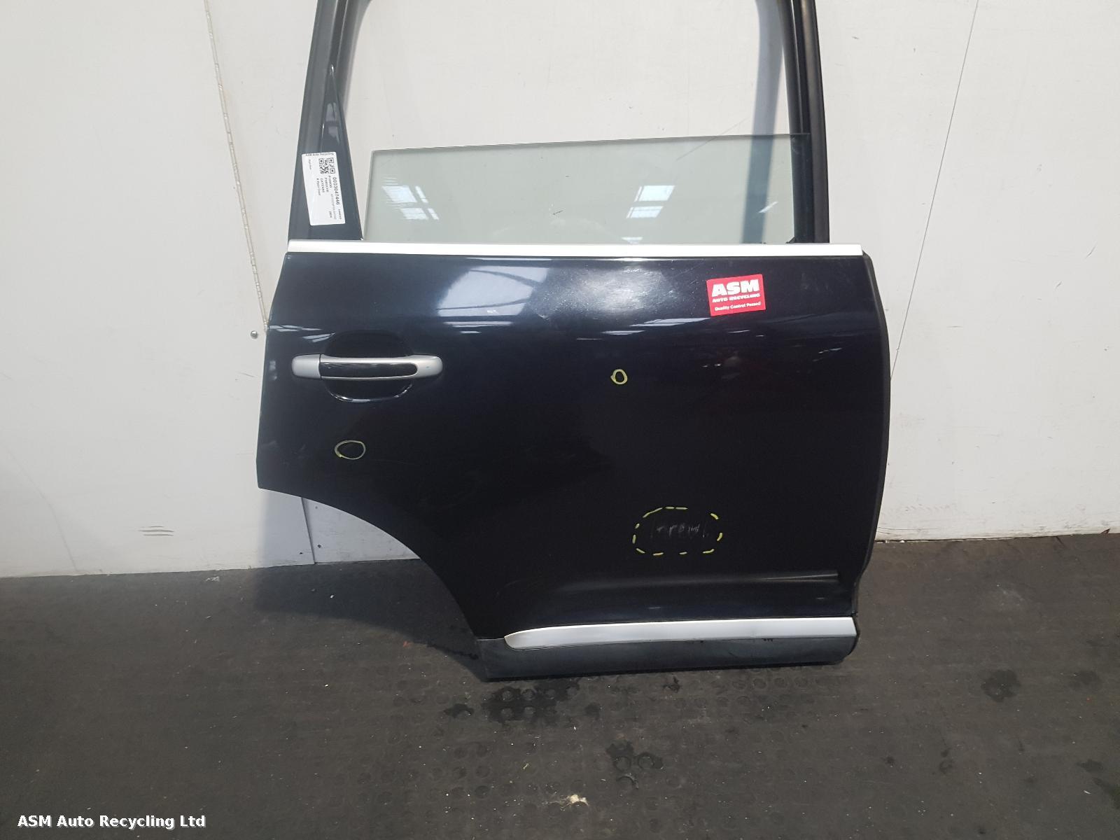 View Auto part R Rear Door Porsche Cayenne 2004